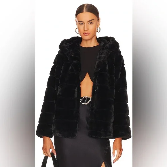 Women’s APPARIS Goldie Black Faux Fur Hooded Short Coat XS Chic Grunge Cozy - Picture 1 of 16